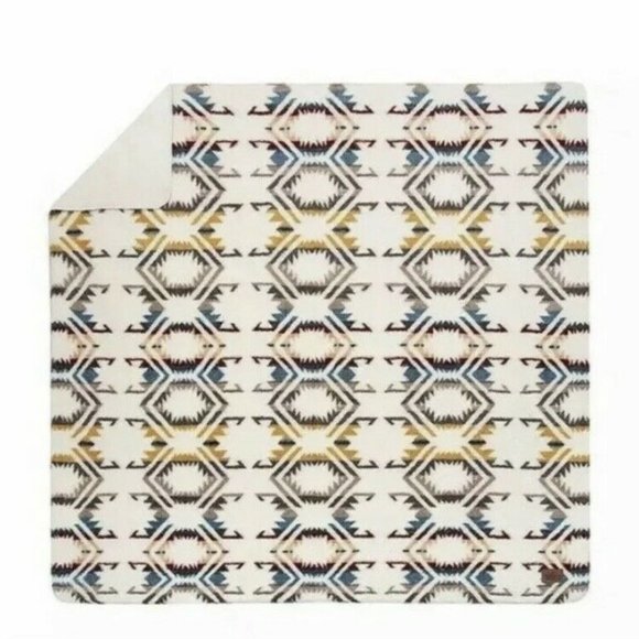 Pendleton Home Collection Sherpa Fleece Blanket King - Picture 2 of 4